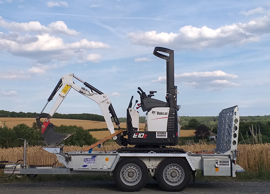 2,7 t Maschinentransporter Baumaschinenanhänger mieten - Ifor Williams GH 94